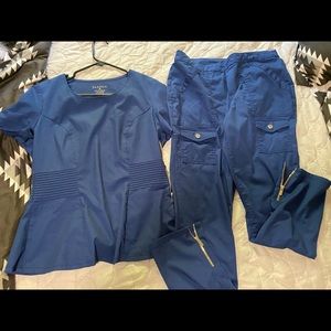 Jaanuu scrub set